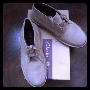 WOMENS CLARKS CHUKKA BOOTS IN SAND SABLE SIZE 7.5